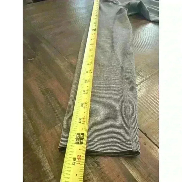 REI Women's Medium Half-Zip Midweight Base Layer Gray Stripe Long Sleeve - Picture 9 of 9